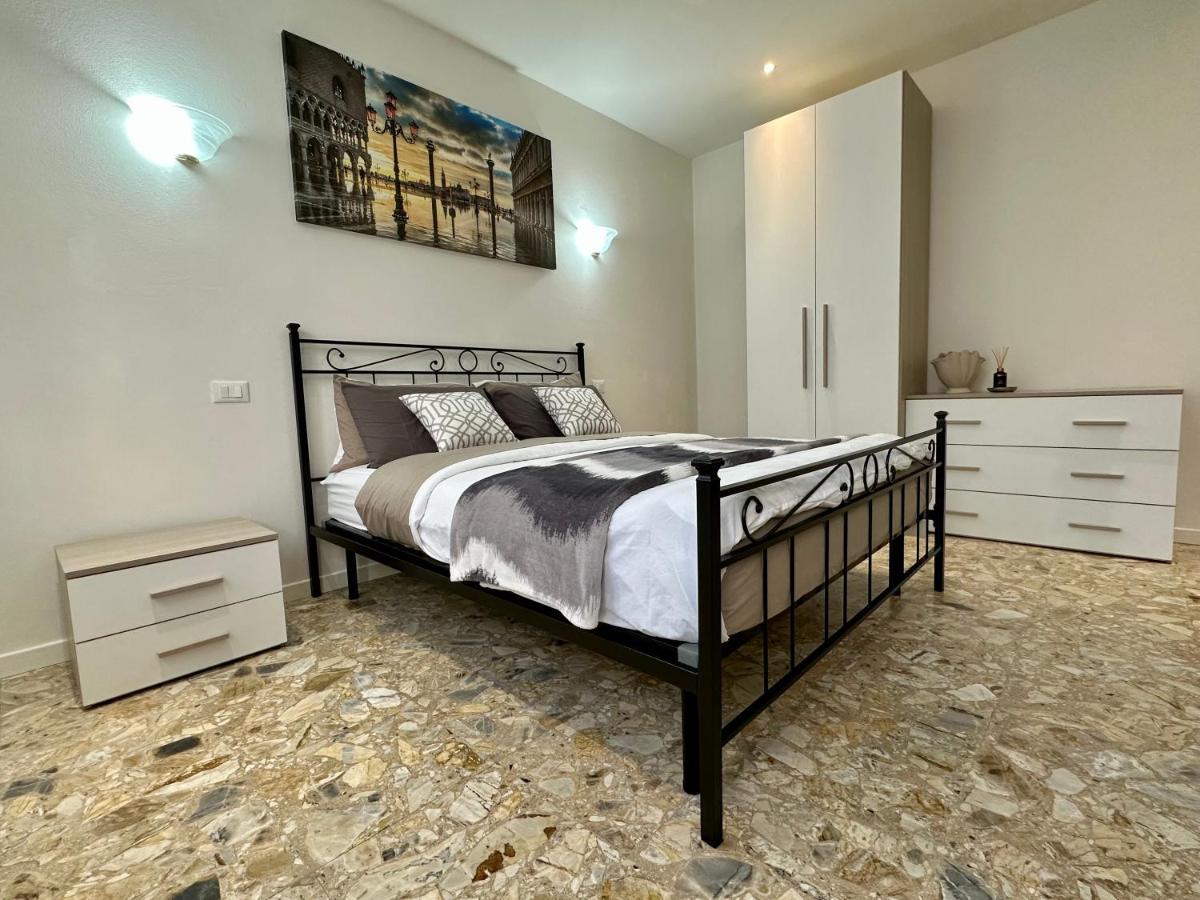Appartamento 3 Camere Da Letto - Holiday House 1 Венеция Экстерьер фото